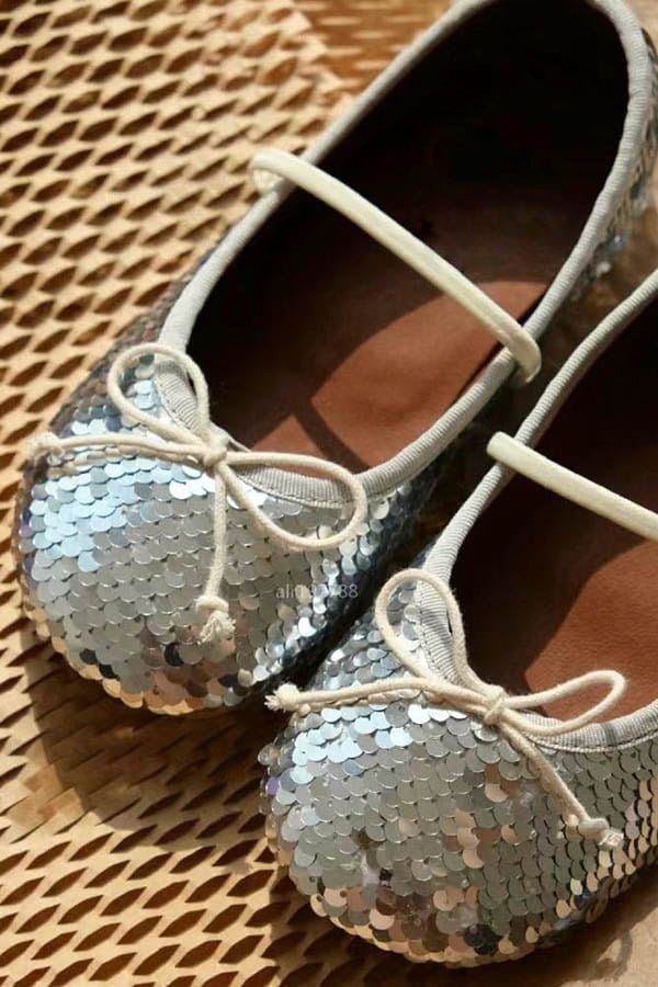 Silver leather ballet pumps for a girl with silver sequins