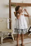 Biały top bez rękawów haft ażurowy