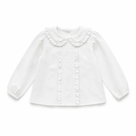 Biała bluzka dla dziewczynki z długim rękawem, falbaniastym kołnierzykiem i rzędem falbanek na przodzie. Available sizes: 134, 140