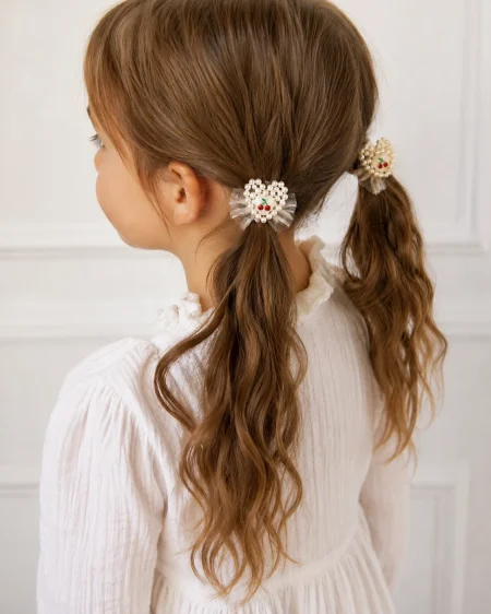 White heart-shaped hair bobbles for girls with pearls and tulle