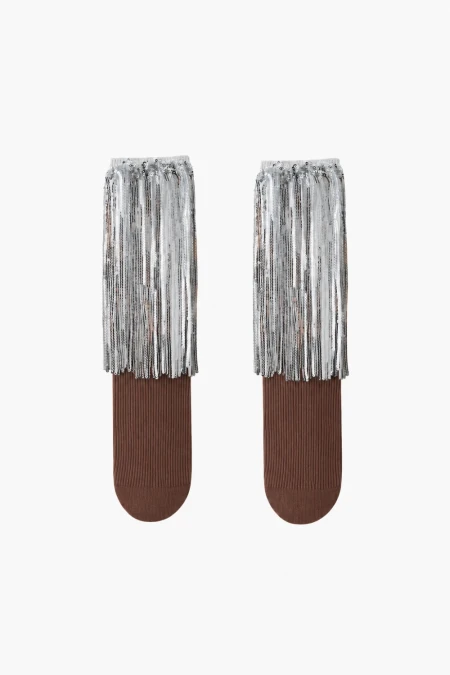 Chaussettes marron pour fille avec franges métalliques argentées.